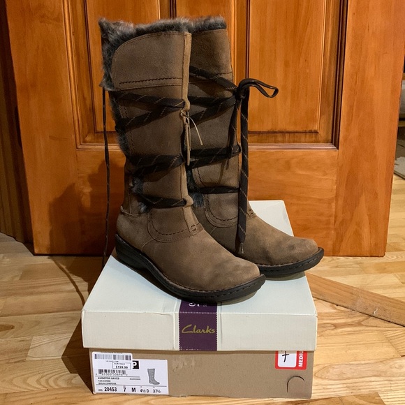 Clarks Shoes - NWT womens Clark’s Avington Hayes tall lace up warm boots size 7